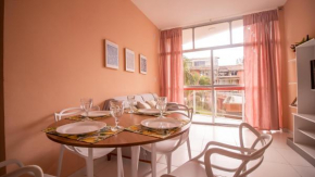 Apartamento 2 quartos, suíte com ar, Pé na areia, Rio das Ostras